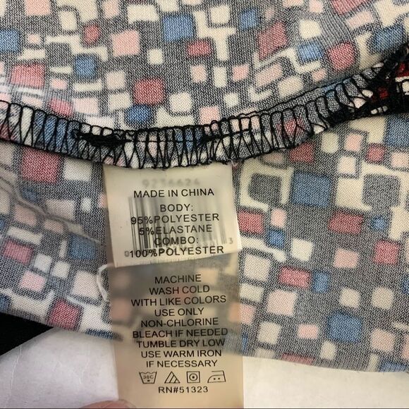 Vince Camuto 'Mosaic Flutter' Mixed Media Top Sz1X - Picture 10 of 11